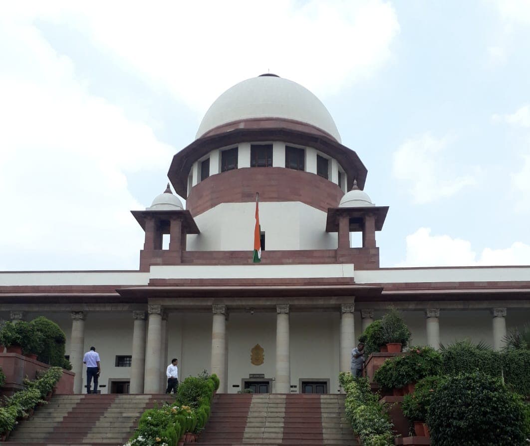 सुप्रीम कोर्टने UGC-च्या 2026 चे नवीन समता/इक्विटी नियम तात्पुरते थांबवले — दुरुपयोग होण्याची शक्यता.